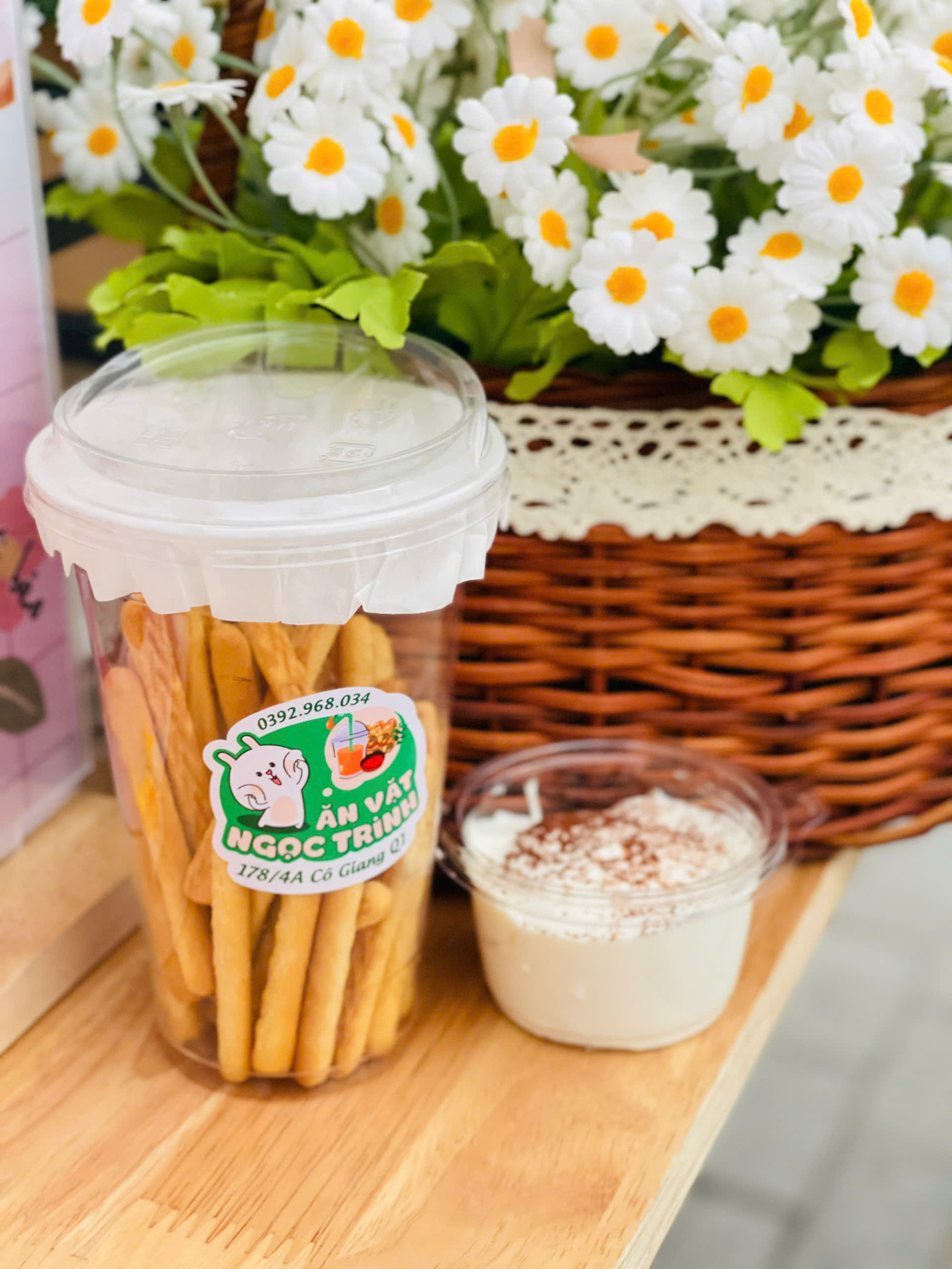 Bánh Que Chấm Kem